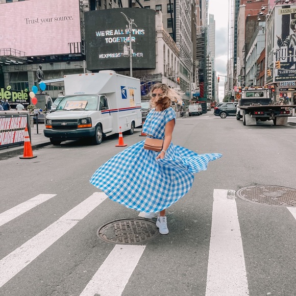 Beautiful two piece set. - Picture 2 of 2